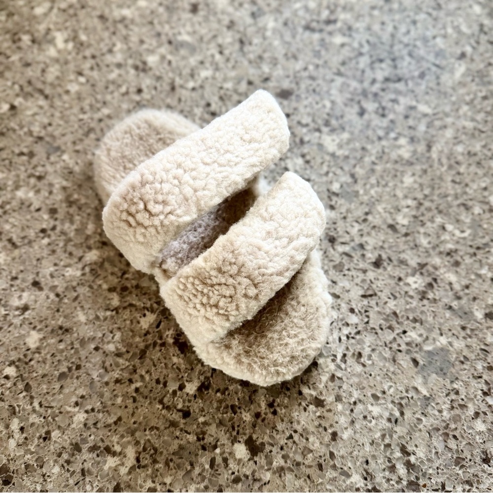 GAP Kids Sherpa Slippers - Size 10C/11C - βοΈ - Picture 7 of 12